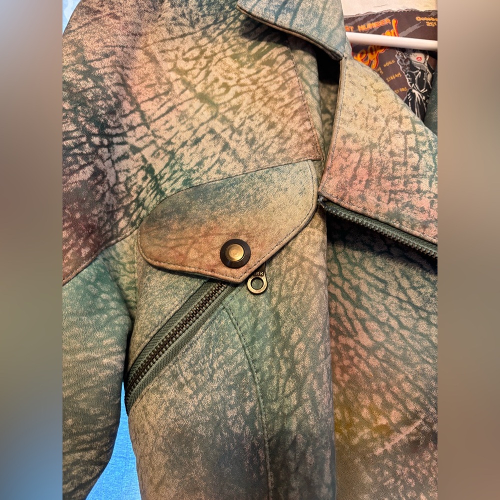 Stylish leather multicoloured Jacket with belt - Picture 2 of 6